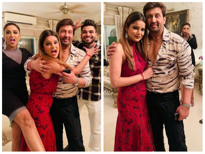 Shekhar Suman Hosted Party: मशहूर एक्टर शेखर सुमन के घर में हाल ही में एक पार्टी हुई, जिसमें 'बिग बॉस 16' के कंटेस्टेंट नजर आए, जिनकी फोटोज सोशल मीडिया पर अब वायरल हो रही हैं.