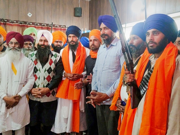 Who Behind Khalistan Supporter Amritpal Singh Punjab Explained Abpp | 5  महीने में 3 बार दी सरकार को चेतावनी, अब थाने पर किया हमला; खालिस्तान समर्थक  अमृतपाल के पीछे कौन है?