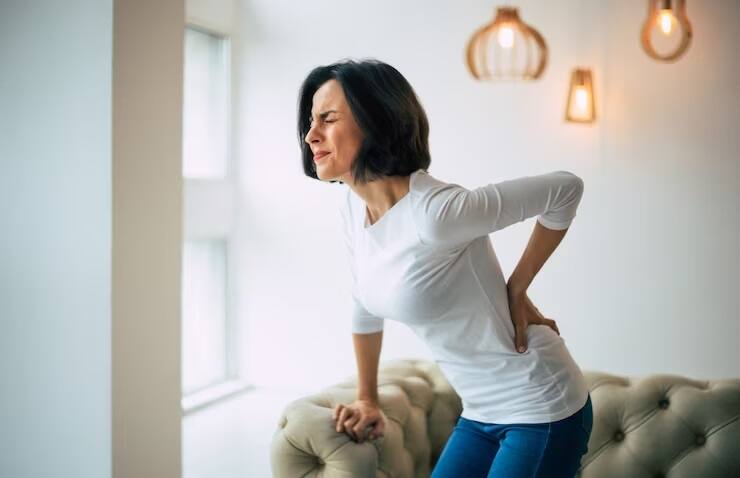 Troubled by back pain By doing these exercises you will get rest at home Back Pain: कमर दर्द से हो गए हैं परेशान? इन एक्सरसाइज को करने से मिलेगा घर पर आराम