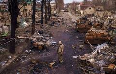 रशिया-युक्रेन युद्धाला एक वर्ष पूर्ण, युक्रेन खंबीरपणे लढतोय; वर्षभरात काय घडलं? फोटोतून पाहा वास्तव