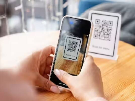 ਤੁਹਾਨੂੰ ਦੱਸ ਦੇਈਏ ਕਿ ਜੇਕਰ ਤੁਸੀਂ Google Pay, PhonePe ਜਾਂ Paytm ਵਰਗੇ UPI ਪਲੇਟਫਾਰਮਾਂ ਤੋਂ ਪੈਸੇ ਟ੍ਰਾਂਸਫਰ ਕੀਤੇ ਹਨ, ਤਾਂ ਤੁਸੀਂ ਉਨ੍ਹਾਂ ਨੂੰ ਦੁਬਾਰਾ ਪ੍ਰਾਪਤ ਕਰ ਸਕਦੇ ਹੋ।