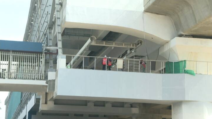 इस दुहाई डिपो पर अभी 6 रैपिड रेल आ चुकी है बाकी इस डिपो पर 13 रैपिड रेल को एक साथ खड़ा किया जा सकता है. बाकी पूरा प्रोजेक्ट 82 किलोमीटर का है जो दिल्ली से मेरठ को जोड़ेगा. दिल्ली के सराए काले खां से मेरठ के बीच 25 स्टेशन बनाए जा रहे हैं जिसपर काम 2025 तक पूरा कर लिया जाएगा.