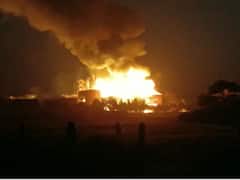 Photo : अहमदनगरमधील गंगामाई साखर कारखान्याला भीषण आग