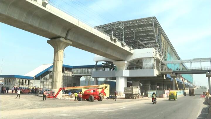 रैपिड रेल को साकार रूप देने के लिए साहिबाबाद स्टेशन जिसे लगभग बनाकर तैयार कर लिया गया है वहां पर भारत की पहली रैपिड रेल खड़ी है.