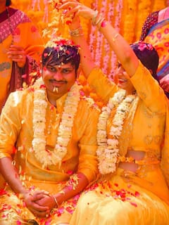 రాకింగ్ రాకేష్, జోర్దార్ సుజాత హల్దీ వేడుక చూశారా?