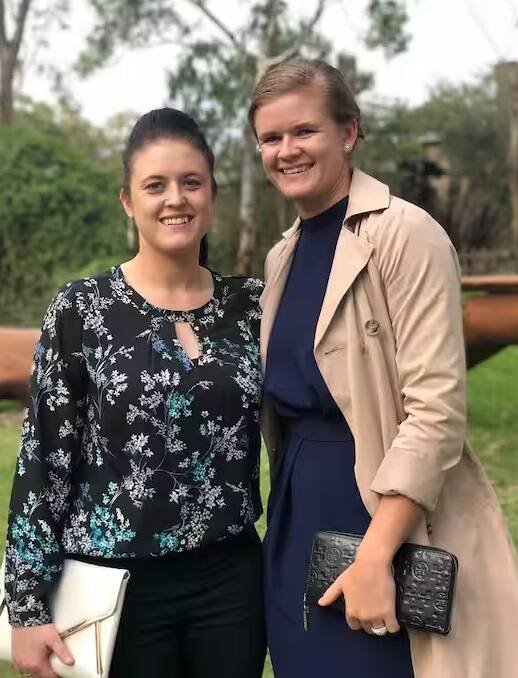 આજના સમયમાં સમલૈંગિક લગ્નને અસામાન્ય માનવામાં આવતું નથી અને ક્રિકેટ જગતની કેટલીક અગ્રણી મહિલા ખેલાડીઓએ પણ સમલૈંગિક લગ્ન કરીને તેનું સમર્થન કર્યું છે. આવો નજર કરીએ વિશ્વ ક્રિકેટના કેટલાક એવા કપલ પર જેમણે સમલૈંગિક લગ્ન કર્યા છે.