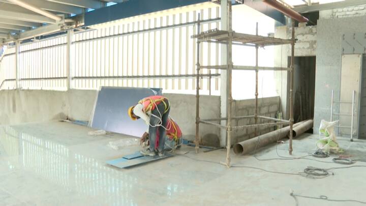 स्टेशन का वो हिस्सा जहां से आपको रैपिड रेल की सवारी करनी है यानी प्लेटफॉर्म बनकर तैयार हैं. ये जून 2023 से ही शुरू होने जा रहे हैं.