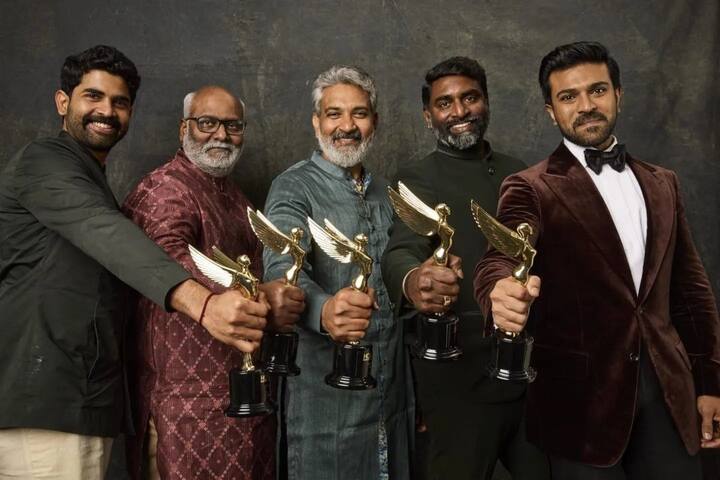 'హాలీవుడ్ క్రిటిక్స్ అసోసియేషన్' నుంచి 'ఆర్ఆర్ఆర్'కు వచ్చిన మరో పురస్కారం... హెచ్.సి.ఎ స్పాట్ లైట్ అవార్డు.  Image Credit: DVV Entertainment/ Instagram