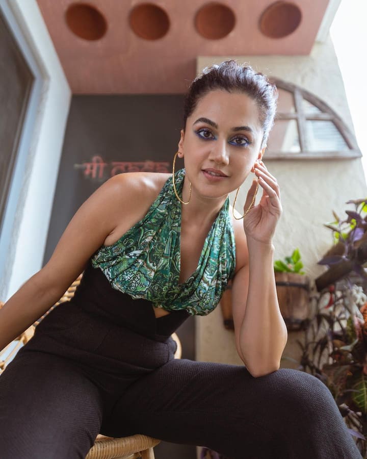 तापसी पन्नू के चाहने वाले उनकी इन लेटेस्ट तस्वीरों पर जमकर लाइक और कमेंट कर रहे हैं.