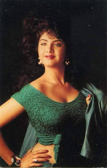 ਦਰਅਸਲ 5 ਅਪ੍ਰੈਲ 1993 ਦਾ ਦਿਨ ਸੀ। ਦਿਵਿਆ ਉਸ ਦਿਨ ਹੈਦਰਾਬਾਦ ਤੋਂ ਮੁੰਬਈ ਵਾਪਸ ਆਈ ਸੀ ਅਤੇ ਬਹੁਤ ਖੁਸ਼ ਸੀ ਕਿਉਂਕਿ ਉਸ ਨੇ ਉਸੇ ਦਿਨ ਚਾਰ ਬੈੱਡਰੂਮ ਵਾਲੇ ਫਲੈਟ ਲਈ ਡੀਲ ਸਾਈਨ ਕੀਤੀ ਸੀ।