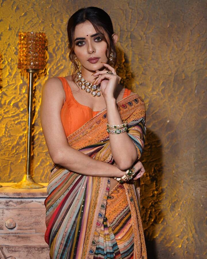 सना सैय्यद को टीवी शो ‘स्पाई बहू’ के किरदार के लिए जाना जाता है. वह ‘दिव्य दृष्टि’ और ‘लॉकडाउन की लव स्टोरी’ जैसे शोज में भी नजर आ चुकी हैं.