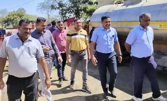 Amul officials raided at Rudan village yesterday Kheda: ખેડામાં સફેદ દૂધનો કાળો કારોબાર,  ત્રણ લોકોની ધરપકડ, જાણો વધુ વિગતો