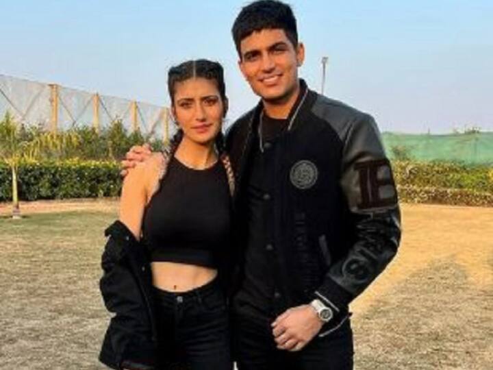 शाहलीन गिल के सोशल मीडिया पर पोस्ट के जरिए इस बात का अंदाजा लगाया जा सकता है कि वह एक फैशन लवर हैं और इसी वजह से वह सोशल मीडिया पर काफी मशहूर भी हैं. इंस्टाग्राम पर उनके पोस्ट से यह साफ पता चलता है कि उनके पास कपड़ो का बेहतरीन कलेक्शन मौजूद हैं. (फोटो सोर्स – सोशल मीडिया)