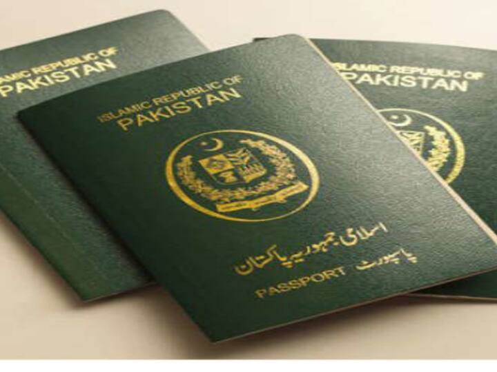 Passport Ranking: Pakistan at number three in the list of world's worst passports, Know India's ranking Passport Ranking: વિશ્વના સૌથી ખરાબ પાસપોર્ટની યાદીમાં પાકિસ્તાન ત્રીજા નંબરે, જાણો ભારતનું રેન્કિંગ