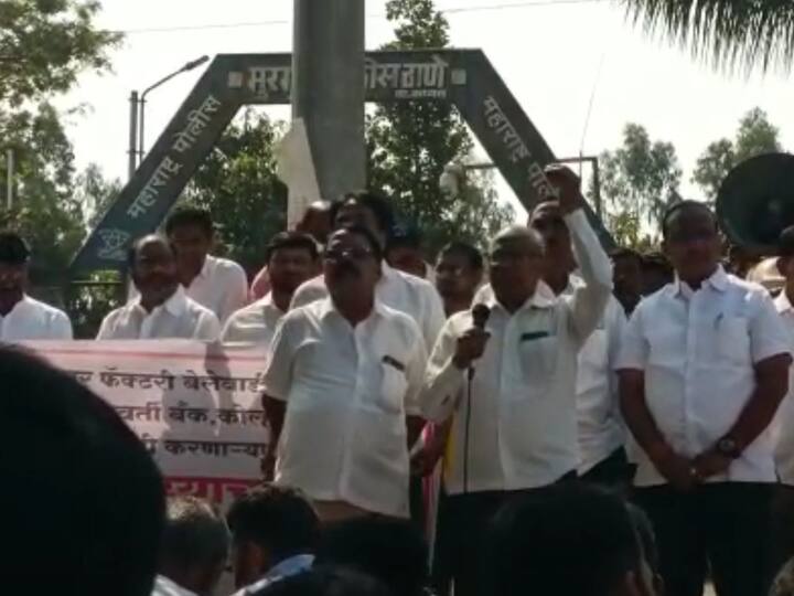 आमदार हसन मुश्रीफांविरोधात गुन्हा दाखल झाल्यानंतर कार्यकर्ते आक्रमक झाले आहेत.