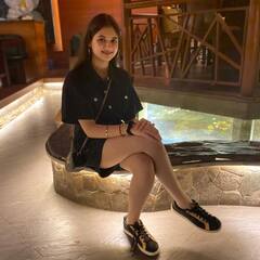 बजरंगी मामा की मुन्नी अब नहीं रही छोटी... हो गयी हैं इतनी बड़ी की पूल में दे देती हैं ऐसे-ऐसे पोज़, हीरोइनें भी फेल