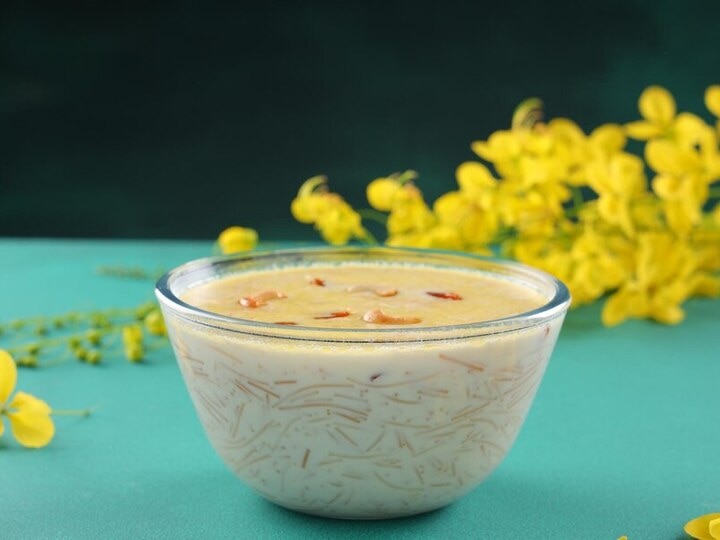 If you want to make something special in sweet then try vermicelli fruit  custard know the recipe | मीठे में बनाना है कुछ स्पेशल तो ट्राई करें सेवई  फ्रूट कस्टर्ड...बच्चों को खूब