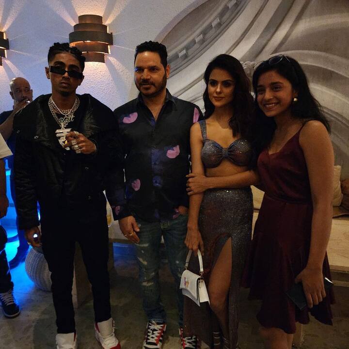 'बिग बॉस 16' चा विजेता एमसी स्टॅनचे सुंबूल तौकीर खानसोबतही शोमध्ये चांगले संबंध होते. त्यांची पापाराझींसाठी पोज दिली.