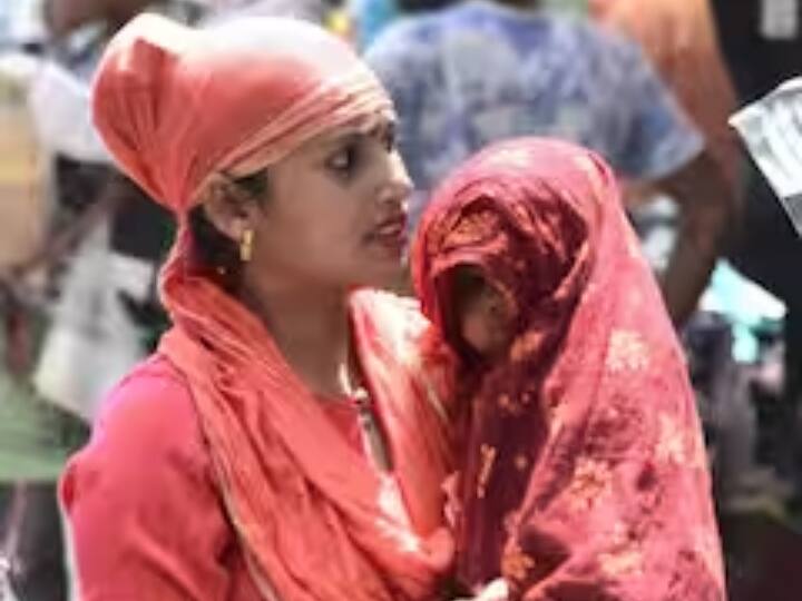 मौसम विभाग ने इस गिरावट का कारण राज्यों में लू का चलना बताया था.