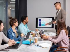 जानते हैं Apple का नाम कैसे रखा गया? पढ़िए दिग्गज कंपनियों के नाम के पीछे की दिलचस्प कहानी