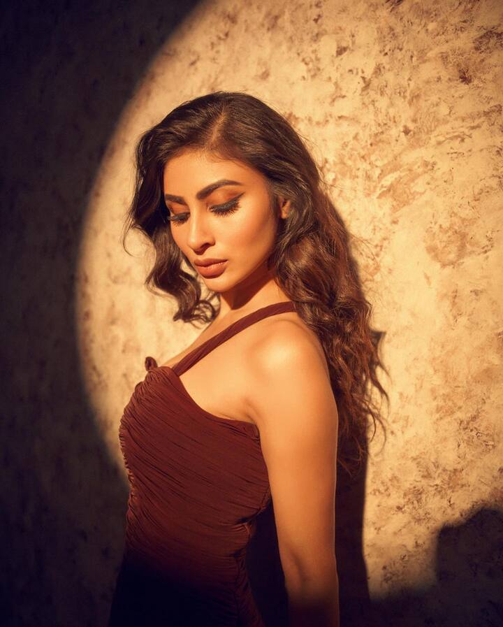 మౌనిరాయ్ (Image credit: MouniRoy/Instagram)