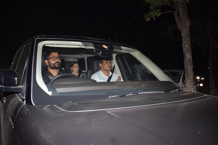 संजय लीला भंसाली की बर्थडे पार्टी में शामिल हुईं आलिया भट्ट व्हाइट साटन को-ऑर्डिनेट सेट में स्टनिंग लग रही थीं.