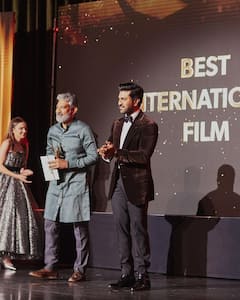 Ram Charan: అదరగొడుతున్న రామ్ చరణ్ స్టైలిష్ లుక్