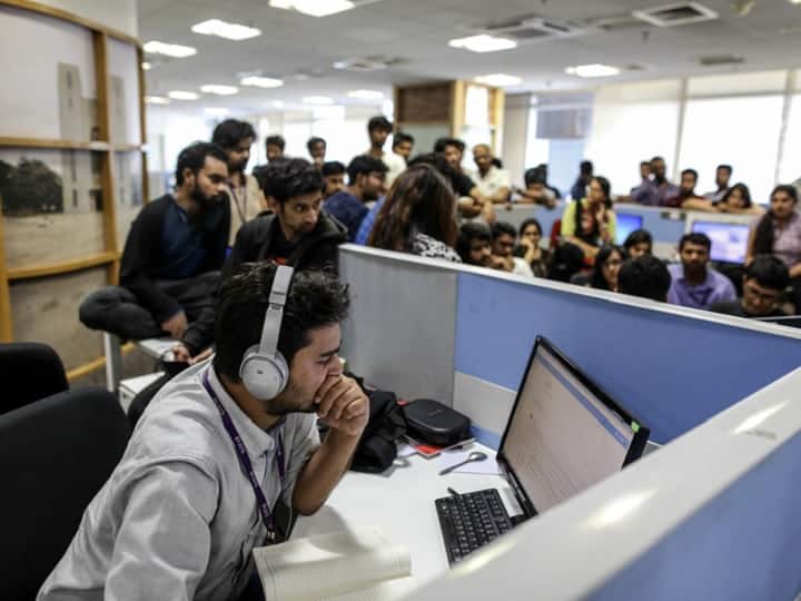 Mphasis Onboarding: लंबा हुआ ज्वॉयनिंग का इंतजार, इस कंपनी में फ्रेशर्स का ऑफर लेटर हो गया एक्सपायर IT company Mphasis delays onboarding of freshers offer letters got expired due to this Mphasis Onboarding: लंबा हुआ ज्वॉयनिंग का इंतजार, इस कंपनी में फ्रेशर्स का ऑफर लेटर हो गया एक्सपायर