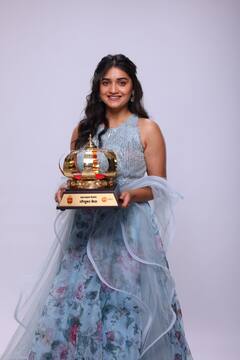 Photo : 'महाराष्ट्राचा फेव्हरेट कोण'मध्ये ऋता दुर्गुळेची बाजी