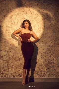 Mouni Roy: ਮੌਨੀ ਰਾਏ ਨੇ ਟਾਈਟ ਬਾਡੀਕੋਨ ਡਰੈੱਸ ਪਾ ਕੇ ਫਲਾਂਟ ਕੀਤਾ ਟੋਨ ਫਿਗਰ, ਪ੍ਰਸ਼ੰਸਕ ਦੇ ਉੱਡ ਗਏ ਹੋਸ਼