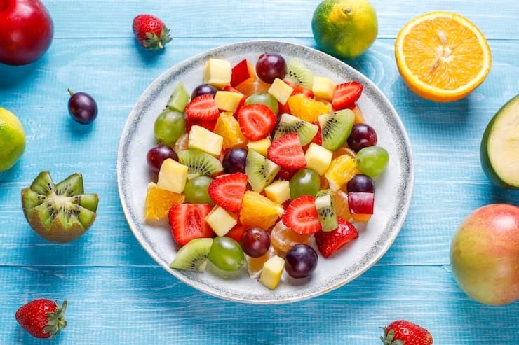 Fruit Salad Recipe include some healthy things in your diet try fruit salad Fruit Salad Recipe: पिज्जा-बर्गर छोड़कर डाइट में शामिल करें कुछ हेल्दी चीजें, ट्राई करें फ्रूट सलाद