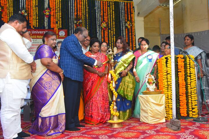 భారతదేశ ఆర్థికాభివృద్ధి, భవిష్యత్తు అవకాశాలు, సవాళ్లపై చర్చ