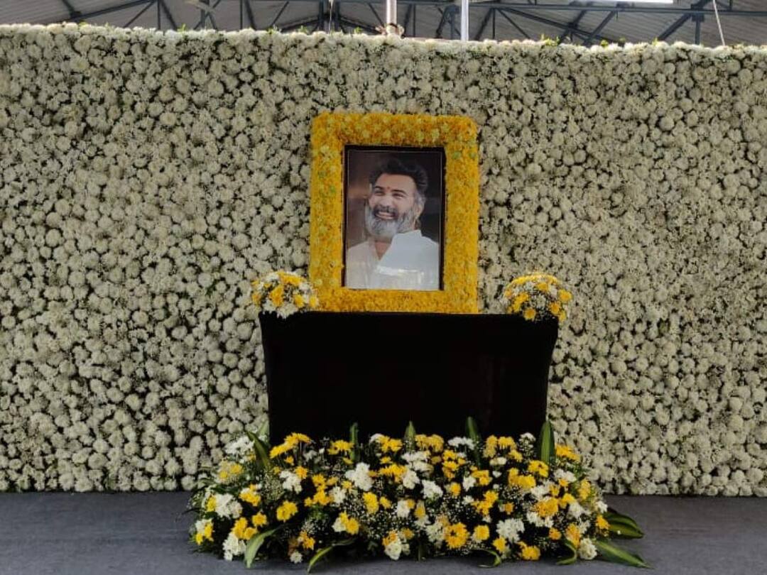 Balakrishna, Vijayasai Reddy overseeing Tarakaratna’s Pedda Karma formalities Tarakaratna: మార్చి 2న తారకరత్న పెద్దకర్మ, పనులు పర్యవేక్షిస్తున్న బాలకృష్ణ, విజయసాయిరెడ్డి