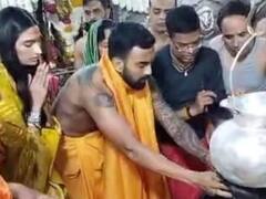 Athiya Shetty-KL Rahul Pics: महाकालेश्वर के दर्शन करने पहुंचे अथिया शेट्टी-केएल राहुल, सामने आईं मंदिर में पूजा करते वक्त की ये तस्वीरें