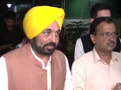 Manish Sisodia Arrested: ਮਨੀਸ਼ ਸਿਸੋਦੀਆ ਦੇ ਘਰ ਪਹੁੰਚੇ ਸੀਐਮ ਕੇਜਰੀਵਾਲ ਤੇ ਮਾਨ, ਕਿਹਾ- 'ਅਸੀਂ ਪਰਿਵਾਰ ਹਾਂ ਤੇ ਉਨ੍ਹਾਂ ਦੀ ਪਤਨੀ...'