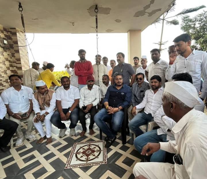 दरवर्षी नाशिक जिल्ह्यात मोठ्या प्रमाणावर कांद्याचे उत्पादन घेतले जाते. जिल्ह्यातील कसमादे परिसरात सर्वात जास्त कांदा उत्पादन घेतलं जातं.