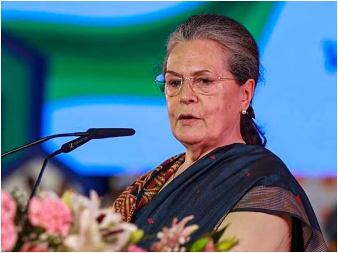 Congress Leader Sonia Gandhi about speculations of retirement from politics I have never retired nor am I going to Sonia Gandhi On Retirement: సోనియా గాంధీ రిటైర్‌మెంట్‌పై క్లారిటీ ఇచ్చిన కాంగ్రెస్,తప్పుగా అర్థం చేసుకున్నారంటూ వివరణ