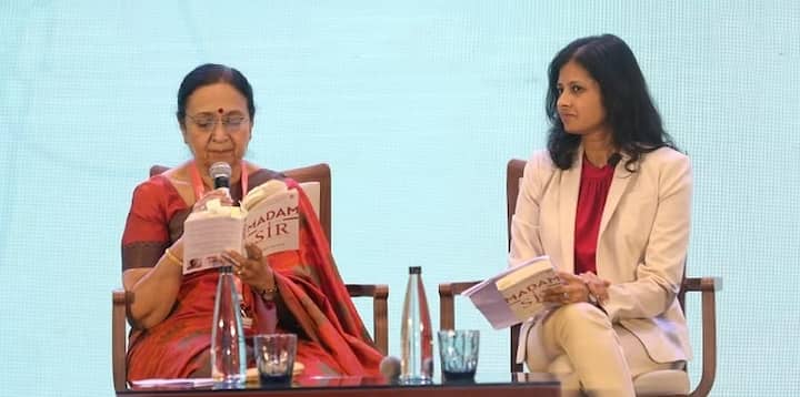 वैसे तो वो अब रिटायर हो चुकी हैं ,लेकिन उन्होंने एक इंटरव्यू में बताया था की उन्हें कहाँ से प्रेरणा मिली थी जिंदगी में कुछ कर गुजरने की. मंजरी जी कहती हैं अपने पूरे करियर में महिलाओं की दुर्दशा, ख़ासकर जब वे पितृसत्तात्मक समाज और क्रूर प्रथाओं का शिकार हुई, उनका गहरा प्रभाव उनपर पड़ा. उन्हें कई बार ऐसा लगता था कि जैसे ये महिलाएं उन्हें घूर रही हैं और उनकी तरफ न्याय की आंस लगाए बैठी हैं.