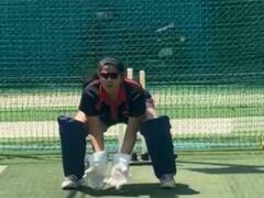 Photo: पति कर रहा था गेंदबाजी तो पत्नी ने संभाली विकेटकीपिंग, क्रिकेट इतिहास में पहली बार दिखा यह अनोखा नजारा