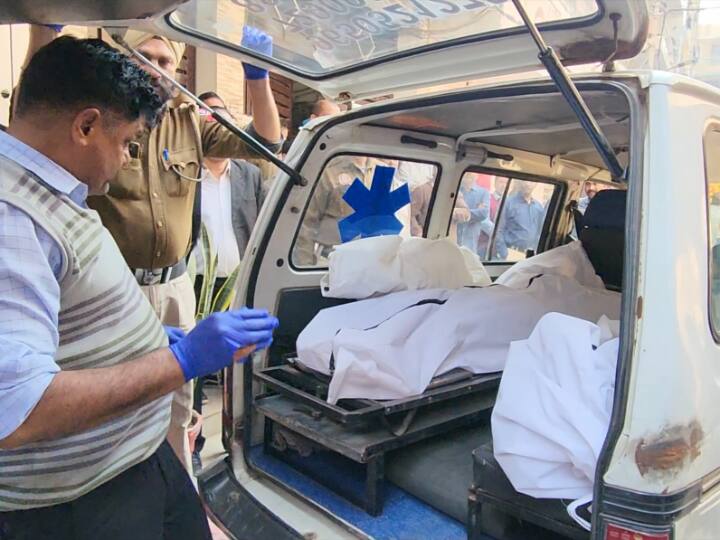 Delhi Triple Murder: मोहन गार्डन ट्रिपल मर्डर का आरोपी नहीं करना चाहता था सुसाइड, मनोचिकित्सक ने किया चौंकाने वाला खुलासा Psychiatrist said Mohan Garden triple murder accused did not want to commit suicide ANN Delhi Triple Murder: मोहन गार्डन ट्रिपल मर्डर का आरोपी नहीं करना चाहता था सुसाइड, मनोचिकित्सक ने किया चौंकाने वाला खुलासा