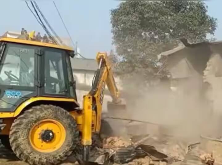 Mainpuri 250 houses served demolition notice, UP News Mainpuri News: यूपी के मैनपुरी में 250 घरों को तोड़ने का दिया गया नोटिस, दहशत में हैं लोग