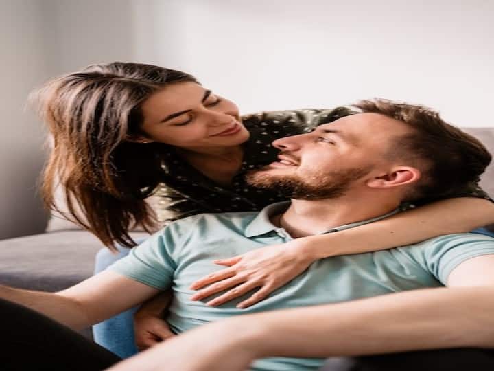 relationship tips know what male partner want to you in hindi Relationship Advice: 7 बातों से समझें पति के दिल की बात, फिर मनाने के लिए नहीं पड़ेगी कोई गिफ्ट की जरुरत