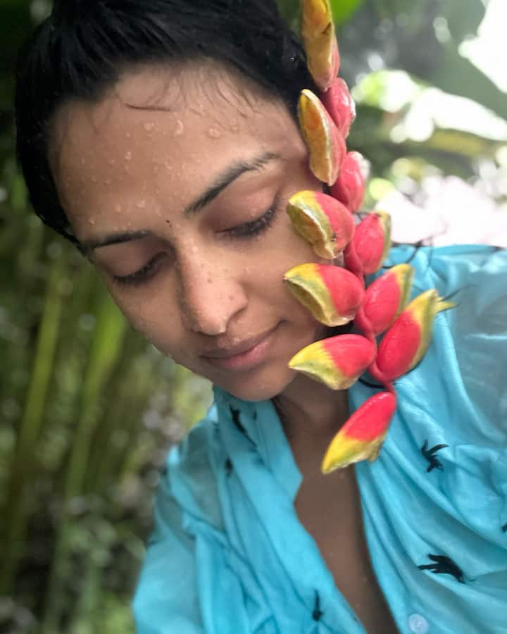 ప్రస్తుతం ఈ ఫోటోలు సోషల్ మీడియాలో వైరల్ అవుతున్నాయి. Photo Credit: Amala Paul/Instagram