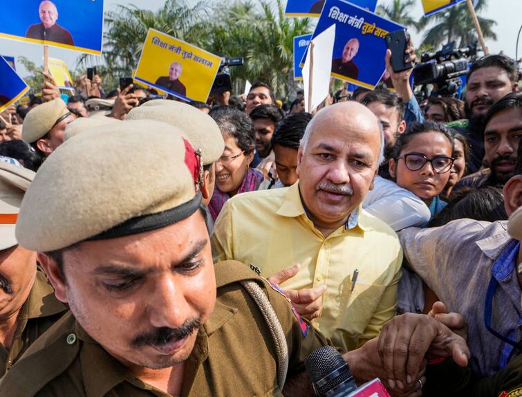 arvind Kejriwal and Gautam Gambhir's reaction to Sisodia's arrest Manish Sisodia Arrest: સિસોદિયાની ધરપકડ પર જાણો કેજરીવાલ, ગૌતમ ગંભીર સહિતના નેતાઓએ શું આપી પ્રતિક્રિયા