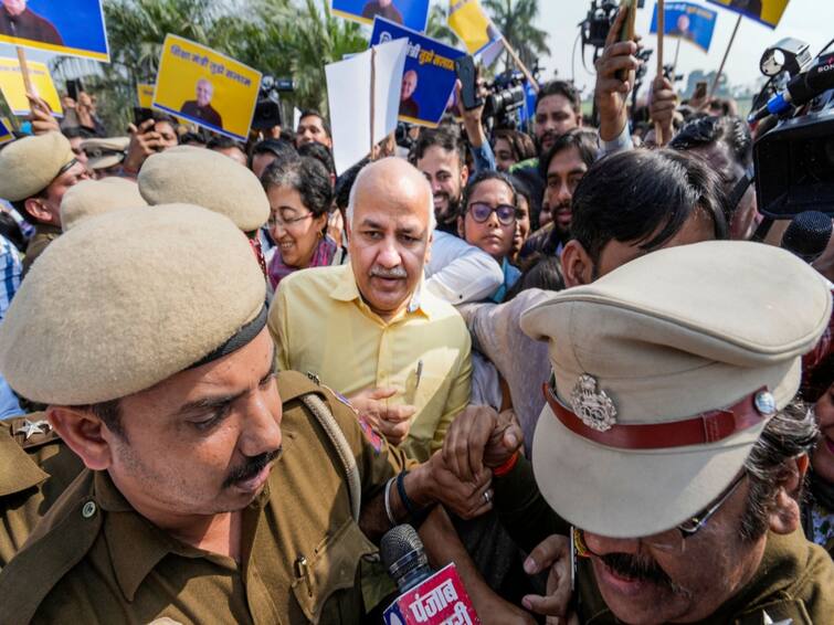 Delhi Deputy Chief Minister Manish Sisodia arrested by CBI excise policy scam Manish Sisodia Arrested: டெல்லி துணை முதலமைச்சர் மணீஷ் சிசோடியா கைது - பெரும் பரபரப்பு..!