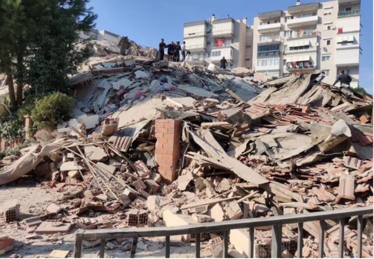 Earthquake in Turkey survivors struggle to find shelter Turkey Earthquake: तुर्किए में सड़कों पर रहने को मजबूर हैं बेघर हो चुके लोग, टेंट तक नहीं हो रहा नसीब