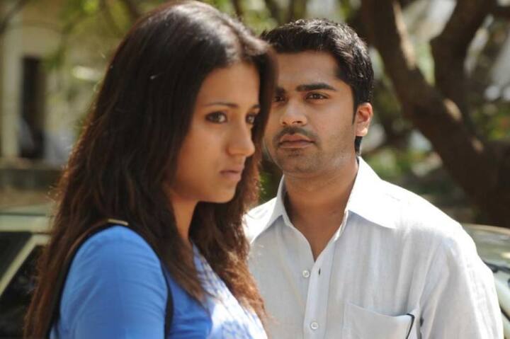 கார்த்திக்-ஜெஸ்ஸி காட்சிகளை அழகு படுத்தியது ஏ.ஆர். ரஹ்மானின் பின்னணி இசை. ஏ.ஆர்.ஆரின் இசையால் பாடல்கள் அனைத்திலும் காதல் வழிந்தோடியது.