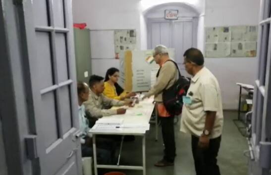 चिंचवडमध्ये या मतदार संघामध्ये एकूण 5 लाख 68 हजार 954 मतदार असून 510मतदार केंद्रावर मतदान होणार आहे.