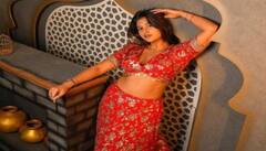 Anjali Arora Photos : ਟ੍ਰੇਡਿਸ਼ਨਲ ਡਰੈੱਸ 'ਚ ਅੰਜਲੀ ਅਰੋੜਾ ਨੇ ਲੁੱਟੀ ਮਹਿਫਲ ,ਕਾਤਲਾਨਾ ਅਦਾਏ ਕਰ ਦੇਵੇਗੀ ਦੀਵਾਨਾ