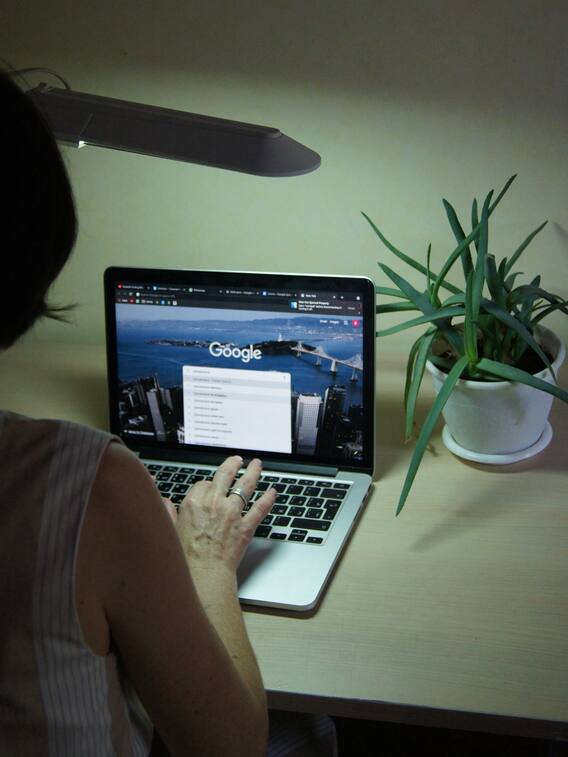 Google पर भूलकर भी सर्च ना करें ये 5 चीजें